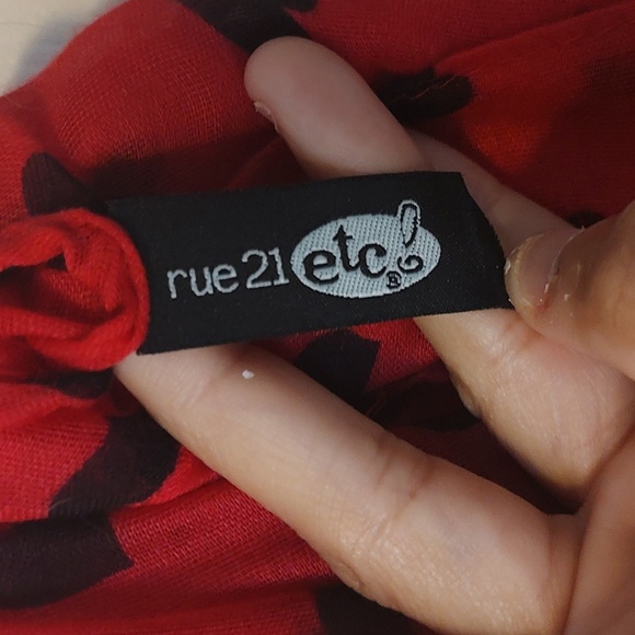 Rue21 Infinity Scarf - Picture 3 of 3